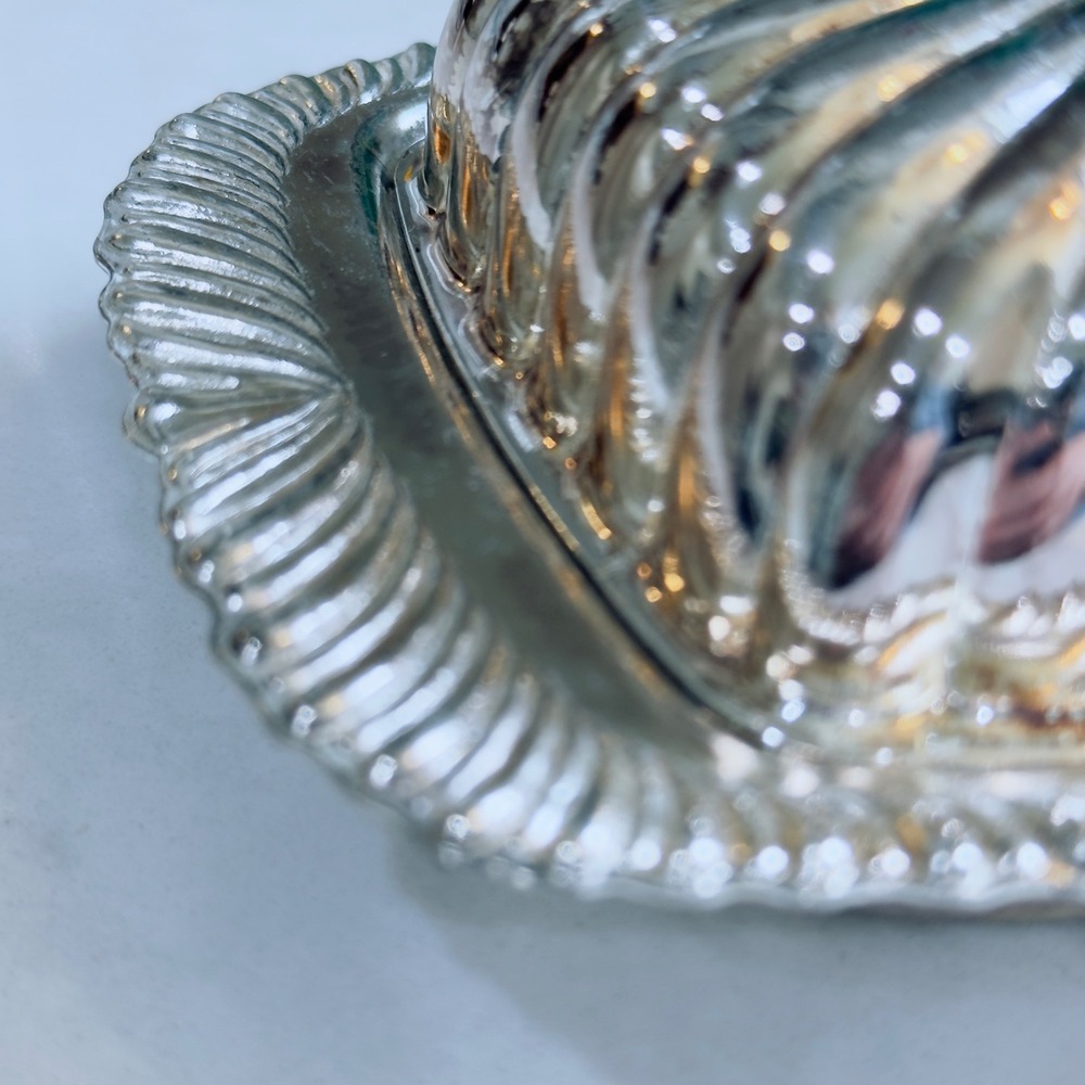 Vintage Silver Plated Gadroon Butter Dish with Glass Liner Fluted Dome Lid Good - Picture 3 of 14